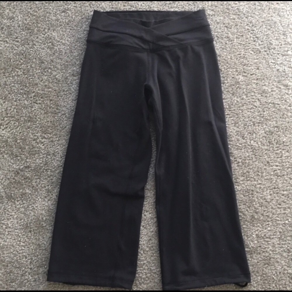 Lululemon crops size four